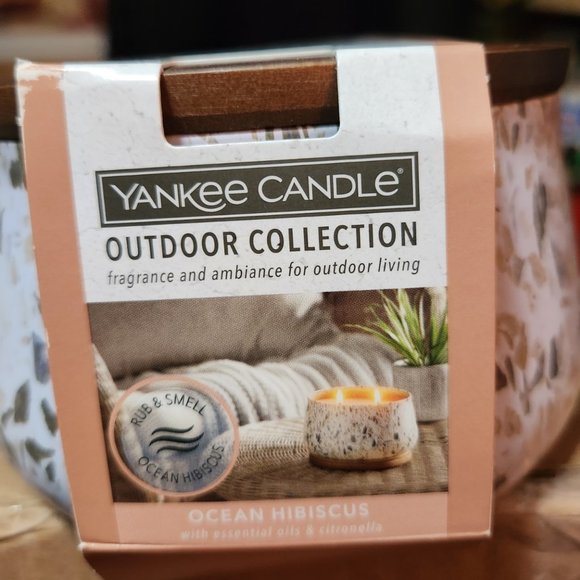 Brand New ! Yankee Candle Outdoor Large Ocean Hibiscus 2-Wick - Picture 1 of 6
